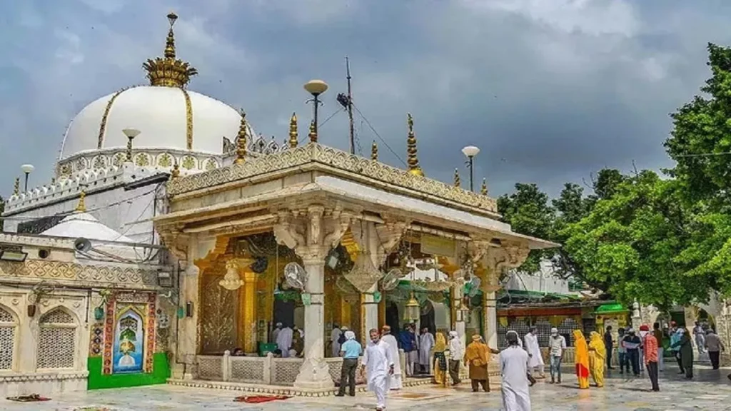 Ajmer Sharif Dargah included in Ajmer sightseeing and religious tour
