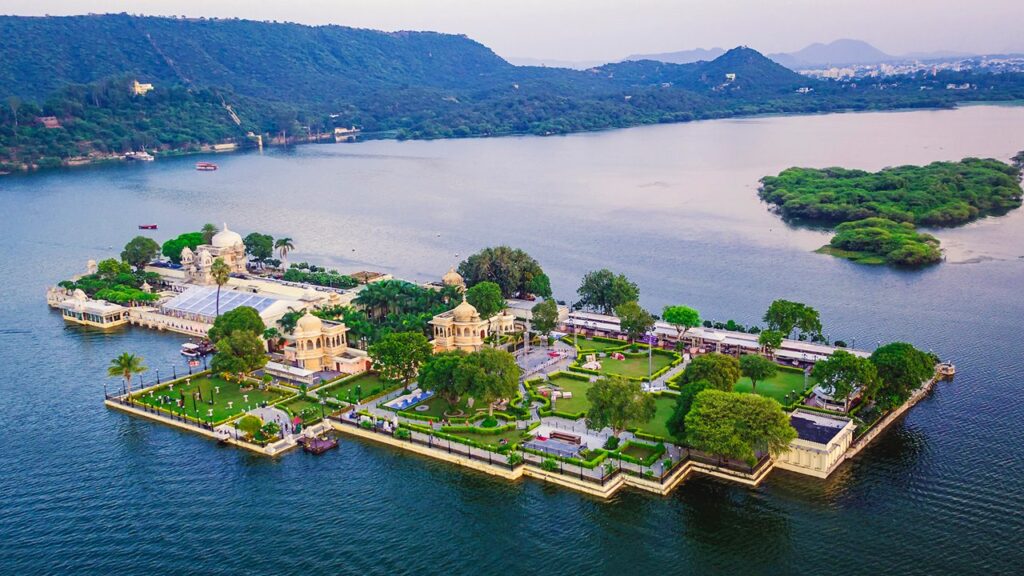 Jag Mandir included in Udaipur tour package, historic palace on Lake Pichola and tourist attraction